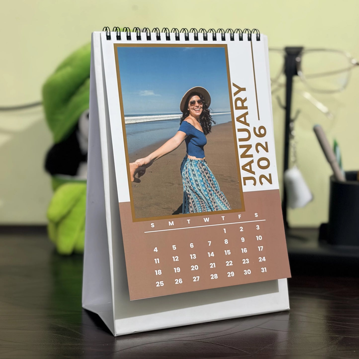 MOCHA MOUSSE COLOUR DESK Calendar